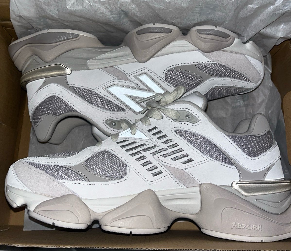 New Balance 9060 Grey moonbeam