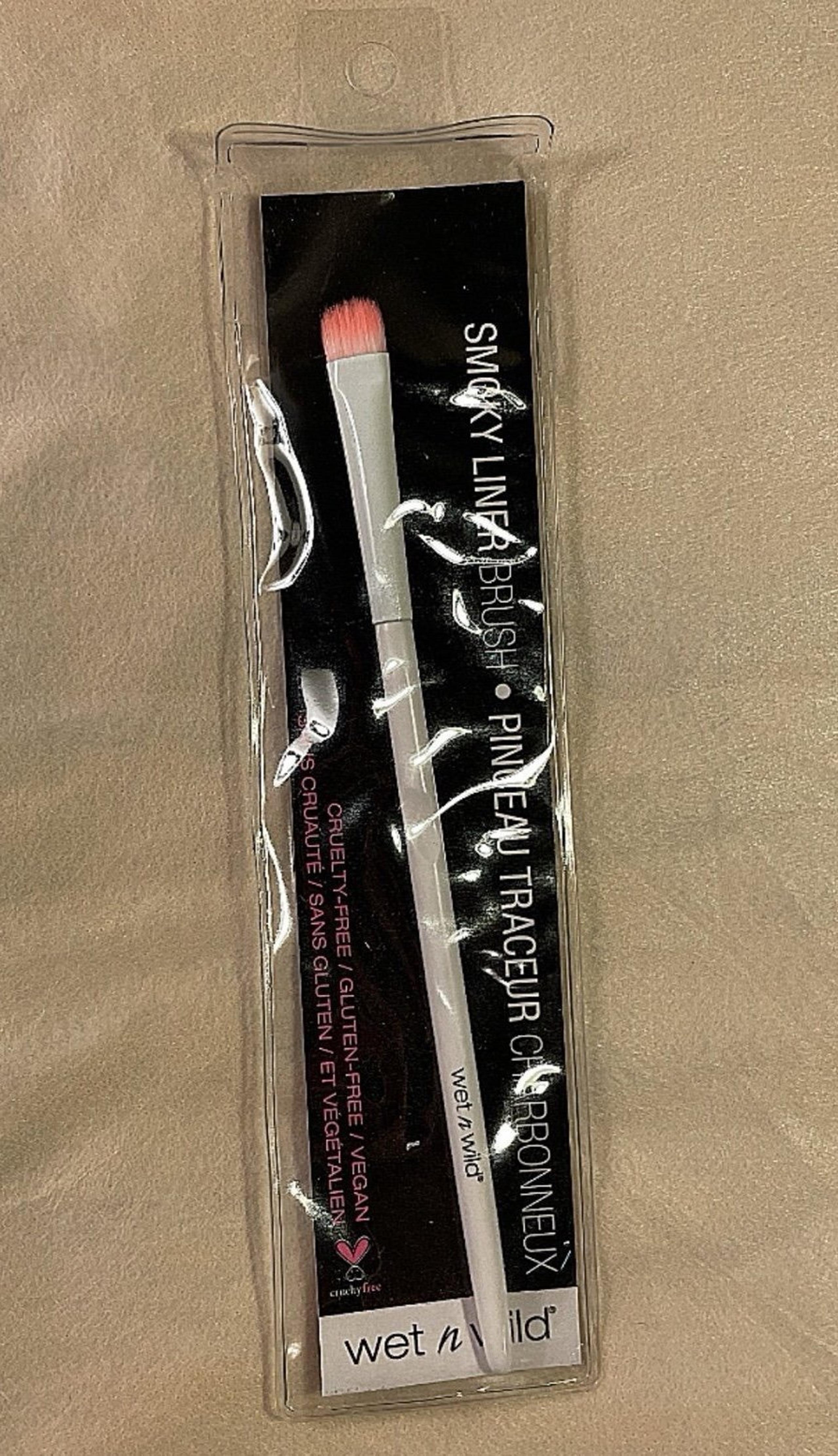 Wet N Wild - Smoky Liner Brush (white & pink) C782B