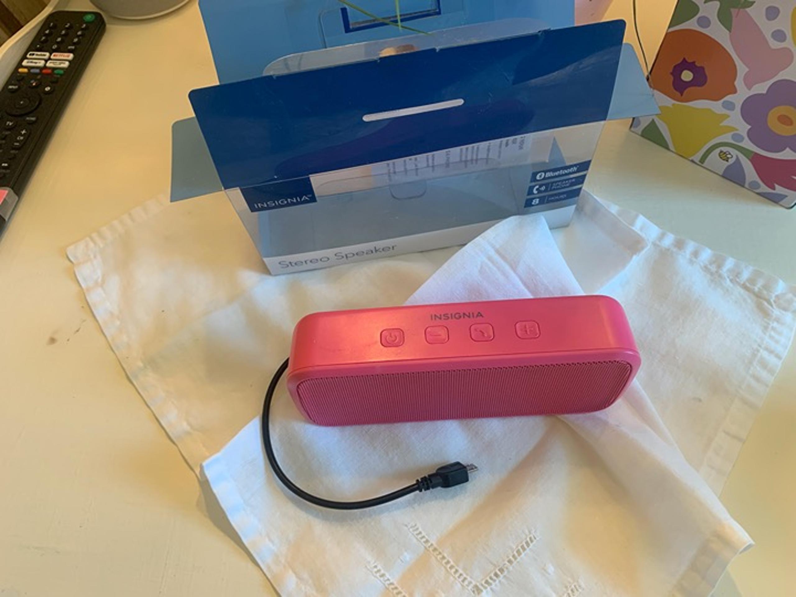 Insignia Wireless Stereo Speaker - Pink - Bluetooth - FREE SHIP