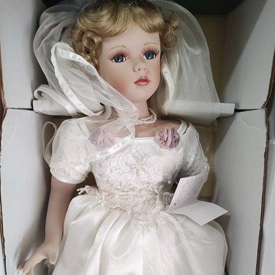 Morgan Bride from Geppeddo Collector Series Blonde Hair approx. 22 w/COA