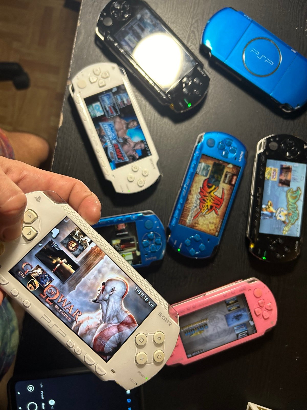 PSP Sony COMES SITH EVERYTHING YOU NEED AND MORE