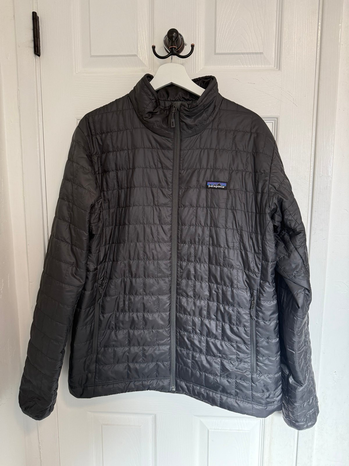 Like New! Patagonia Nano Puff Jacket, men’s size L