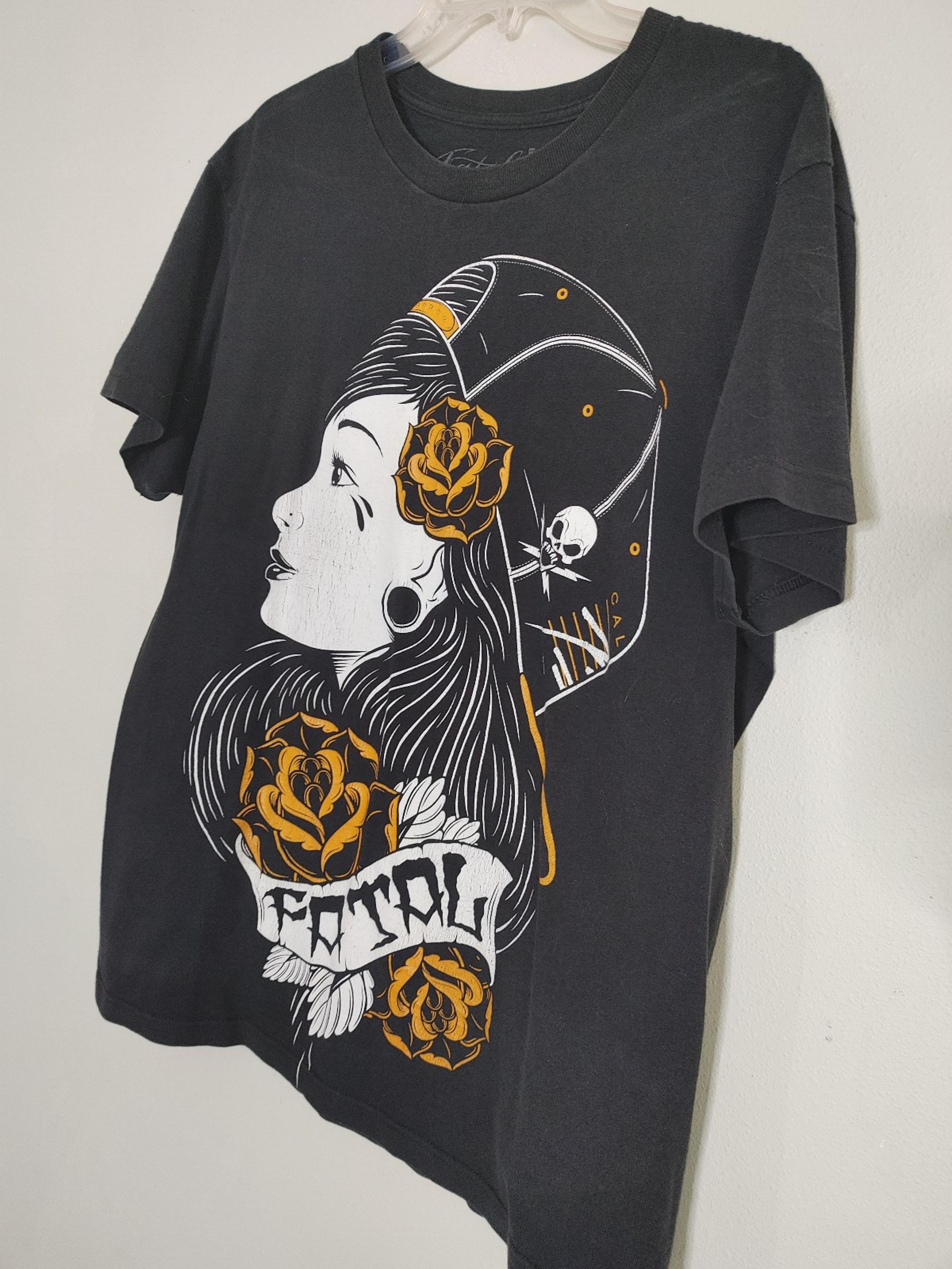 Retro Fatal girl and roses black tshirt