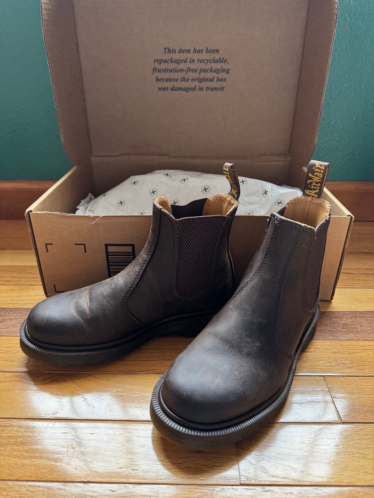 Doc Martens - 2976 Chelsea Boots - New
