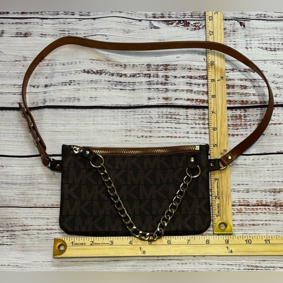 michael kors wristlet clutch