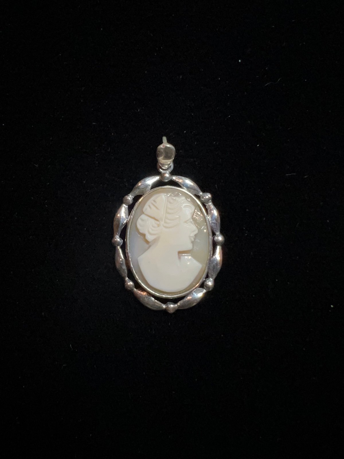 Vintage cameo pendant
