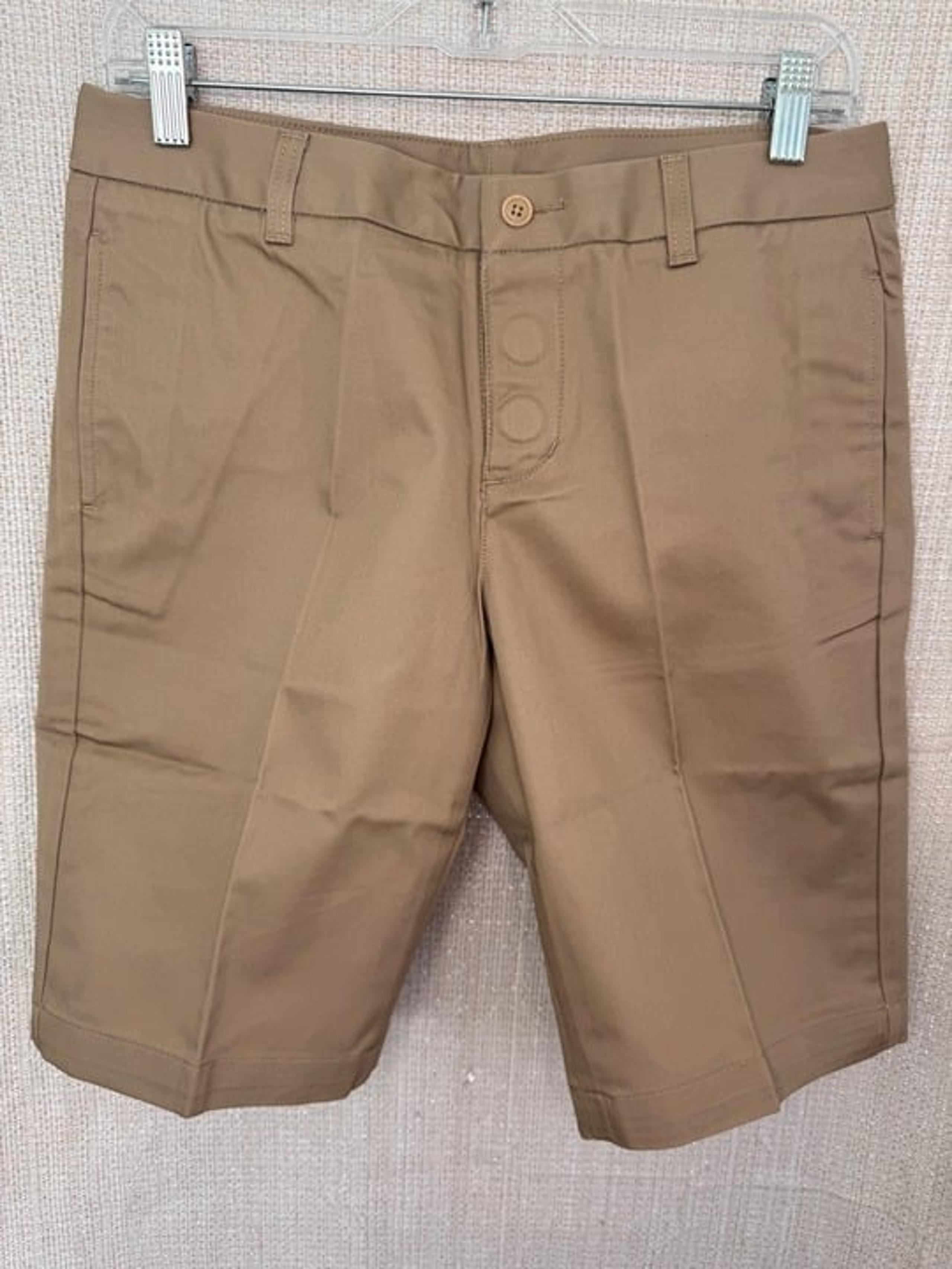 Lands End NWOT Women's Khaki Shorts Size 6 w/ magnets