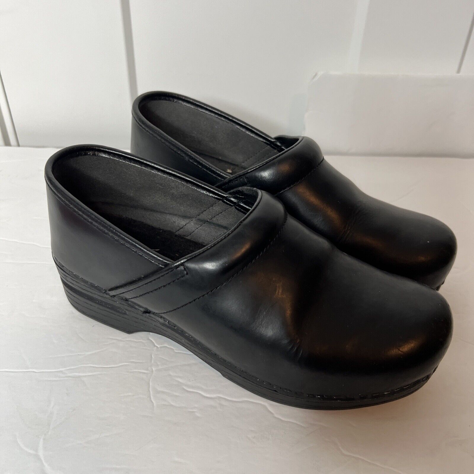 DANSKO black closed back CLOGS professional nursing shoes size 40 US 9.5 leather