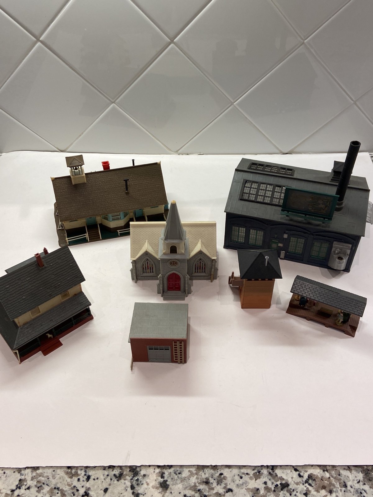 HO Lot of Vintage Train Building Sets