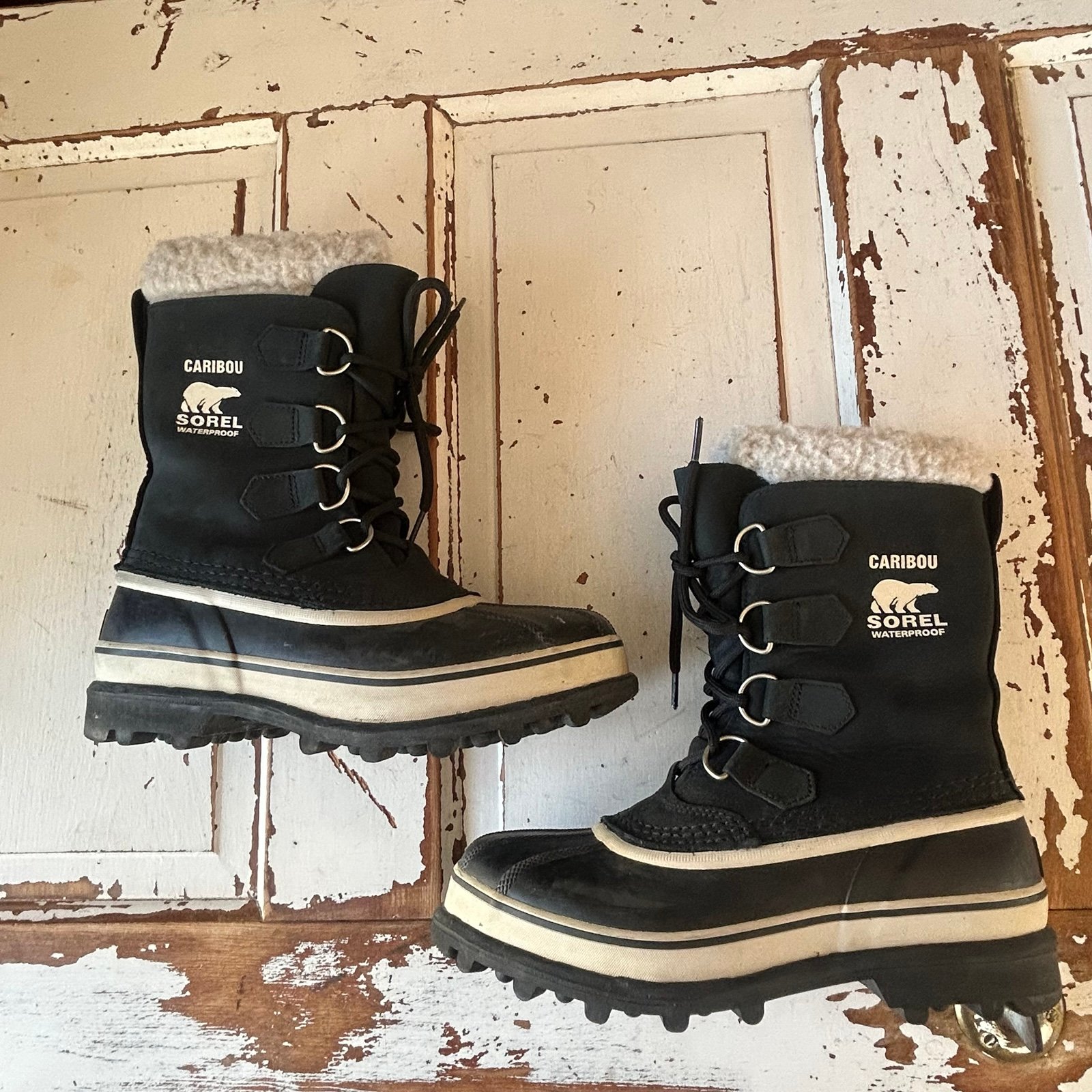 Sorel Women’s Caribou Black Stone Waterproof Snow Boots Size 7 Used