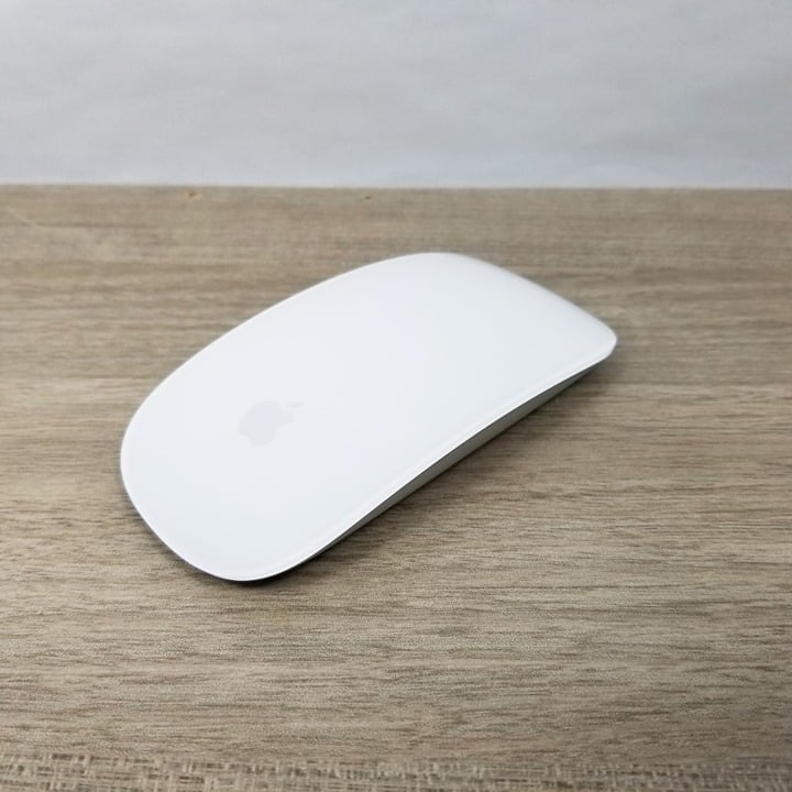 APPLE Magic Mouse Wireless Bluetooth MK2E3AM/A Model A1657 - White
