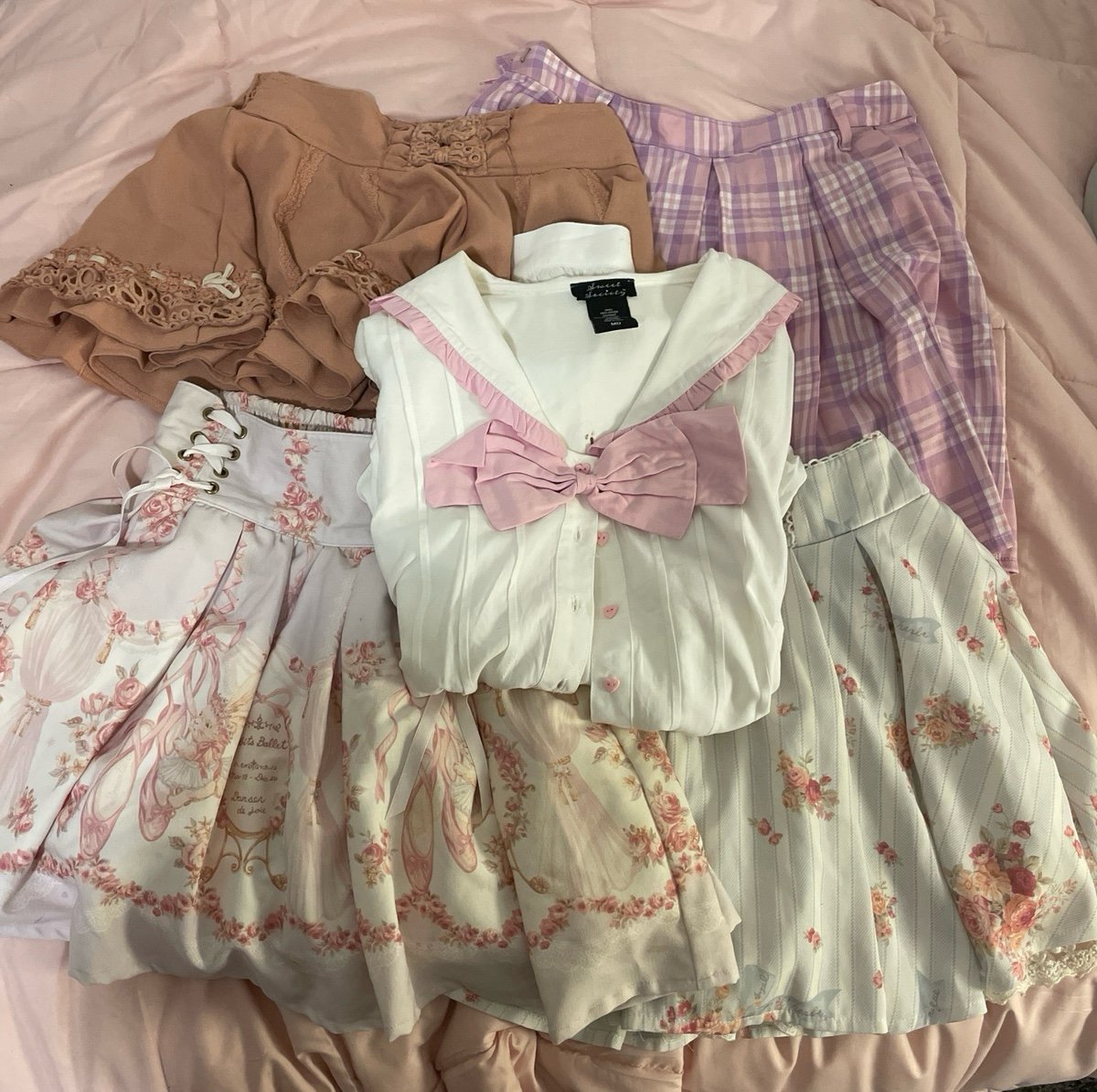 ON HOLD Liz Lisa bundle READ DESCRIPTION