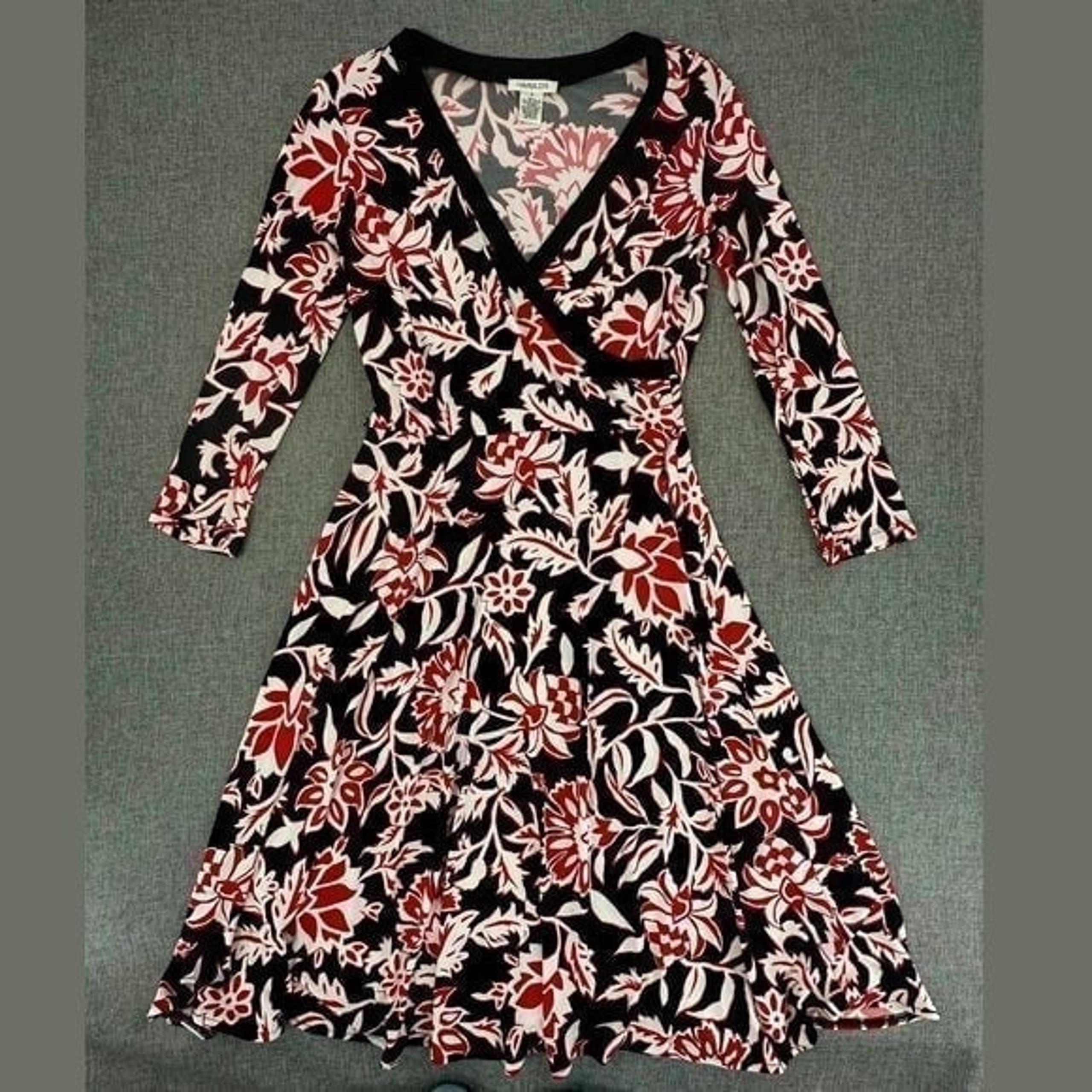 Harold's A-line Floral Dress Small Long Sleeve V-Neck Red Black Stretch
