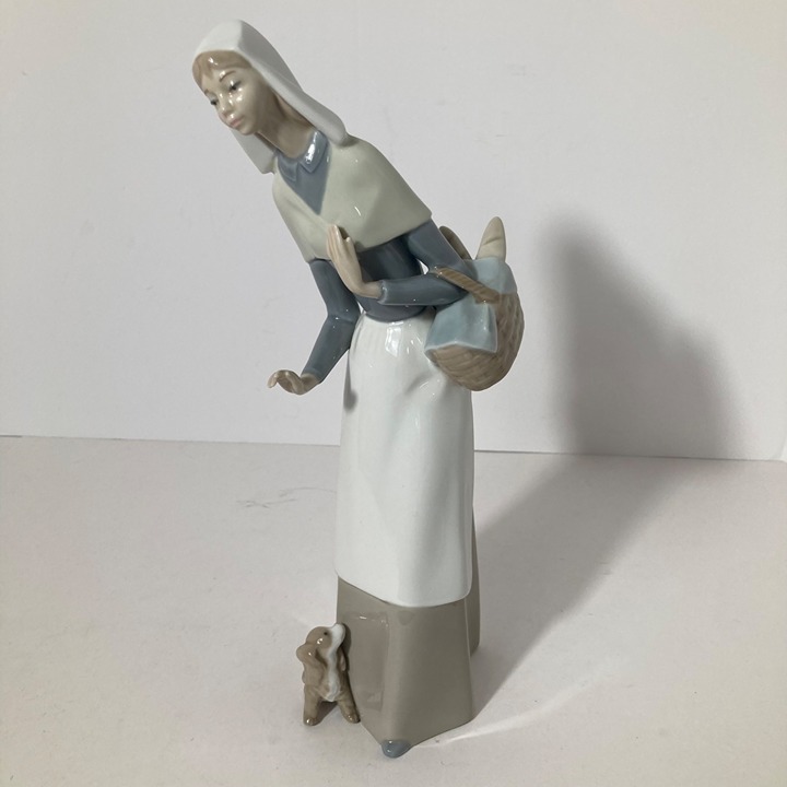 lladro Shepherdess Puppy Porcelain Figurine Bread Basket 1034 1970 10.75