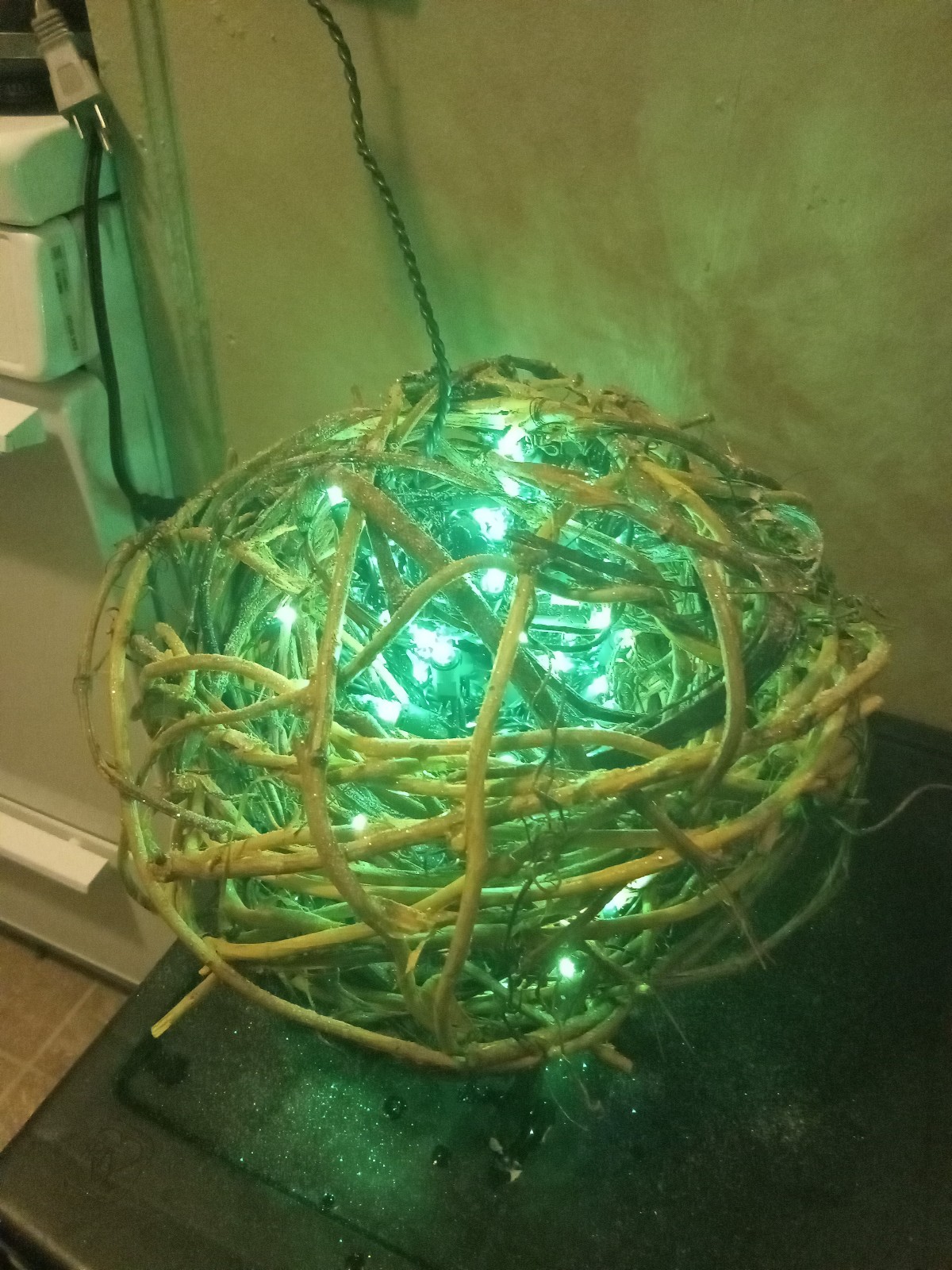 Lighted Grapevine Globe