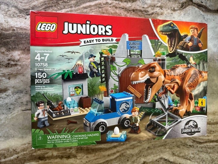 Lego 10758 Jurassic T Rex Breakout factory sealed see box condition