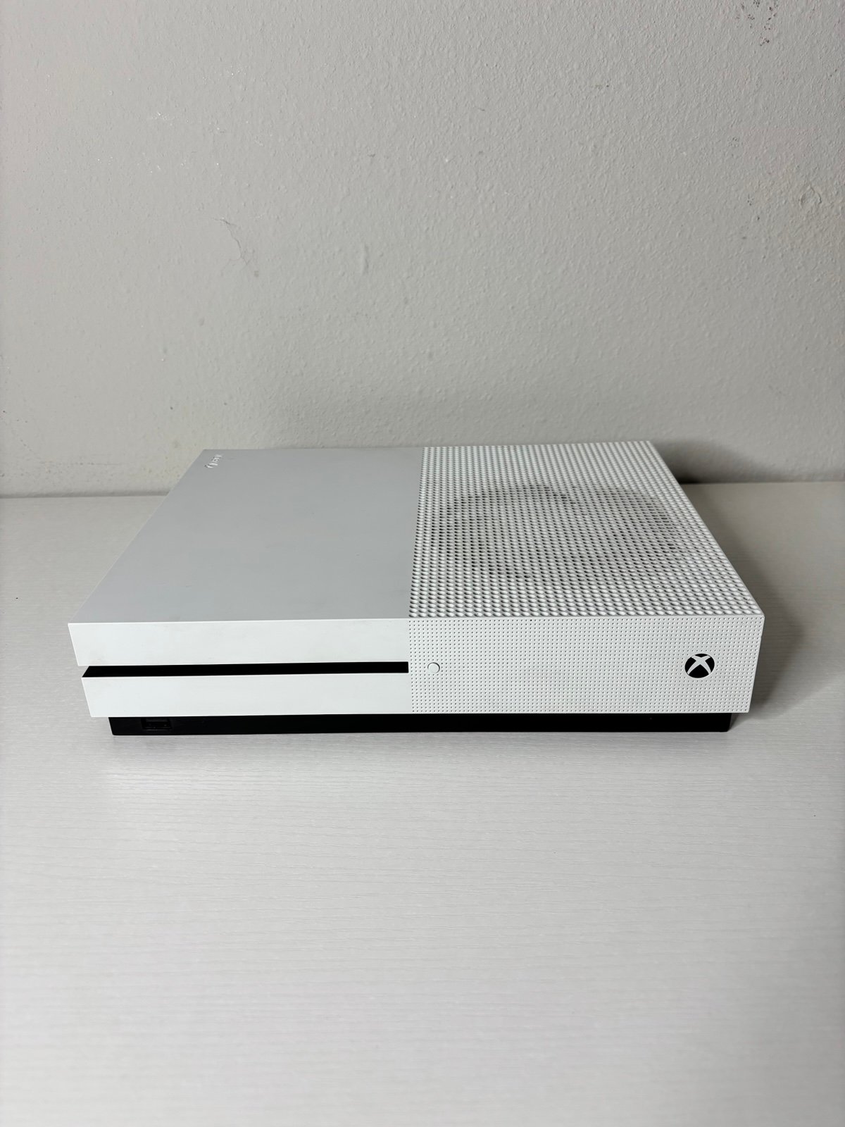 Xbox One S 500GB Console With HDMI Cable And Power Cord