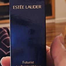 Estee lauder futurist anti aging spf 15 soft ivory foundation