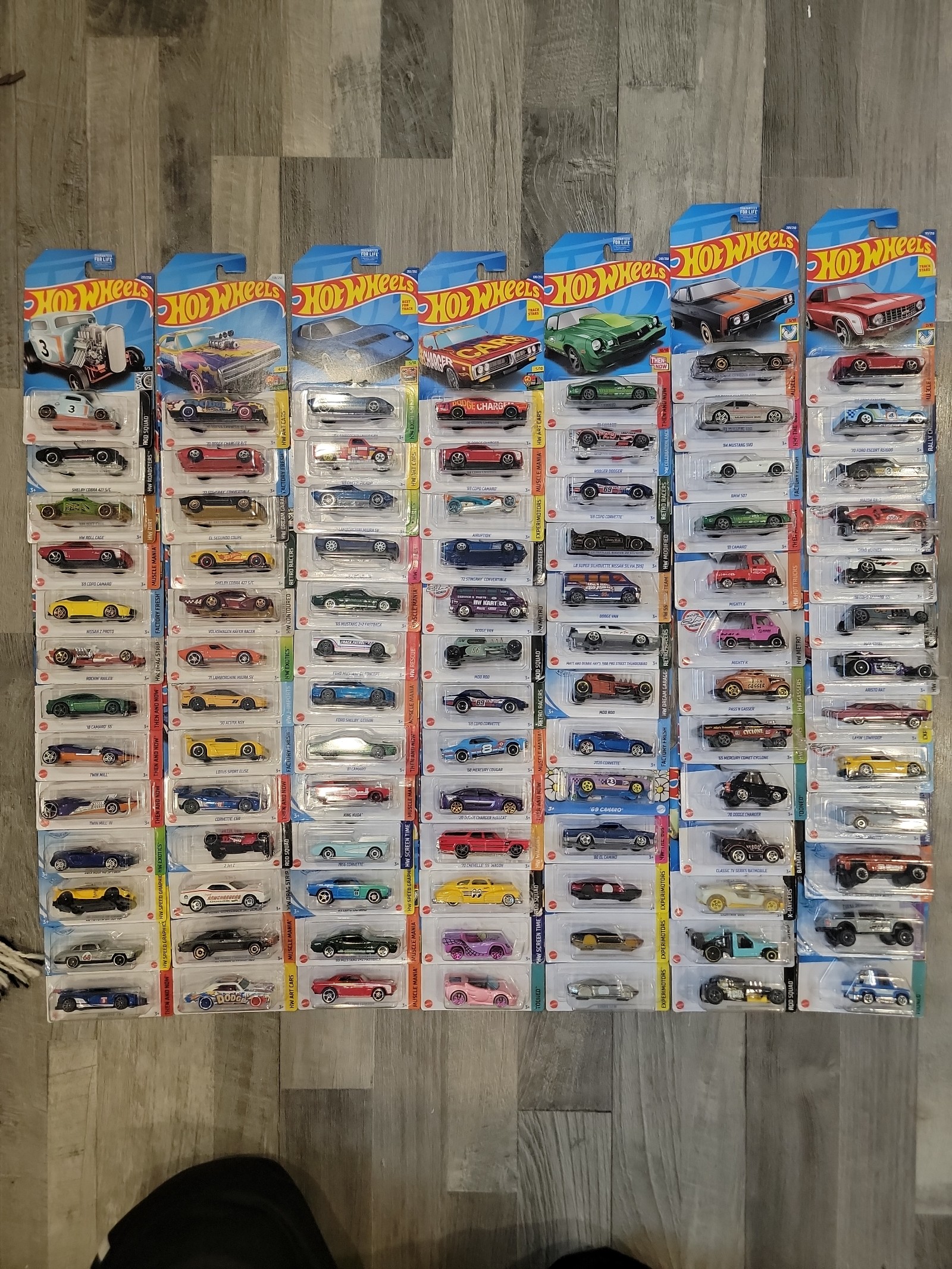 Hot Wheels LOT OF 91 new unopened