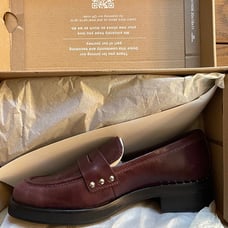 Dolce Vita Aliane Loafers, Brand New in Mulberry Leather! Size 8