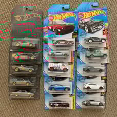 Lot of Hot Wheels Cars