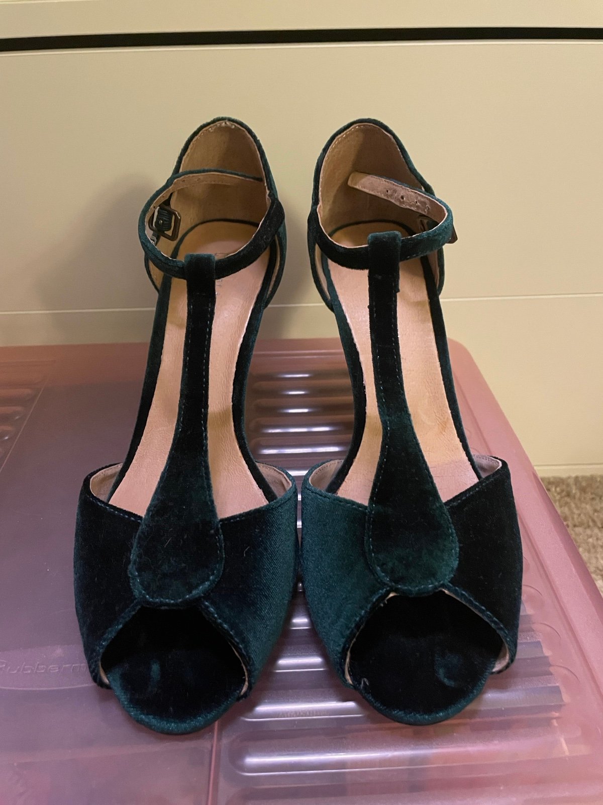 Chelsea Crew Blondie green velvet heels