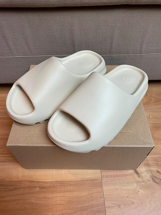 Household shoes Size 11 Yeezy slides