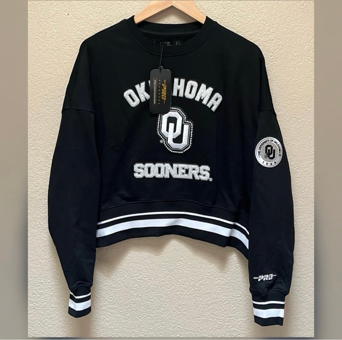 Oklahoma Sooners Women’s Cropped Pullover Sweatshirt Black Color- Size Large