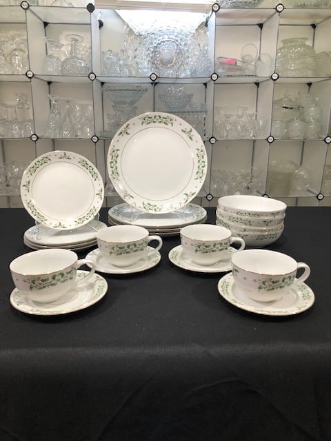 Holiday Charm by Gibson Designs - 20pcs Set of Vintage Holiday Dinnerware