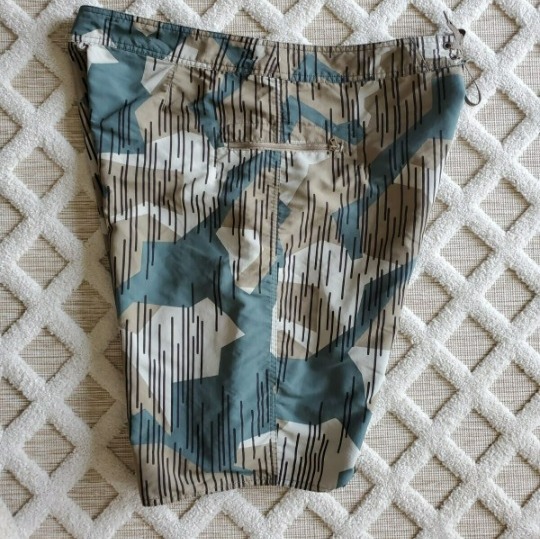 Patagonia Men's Geometric Shorts Size 38 With Pockets & Embroidered Logo EUC