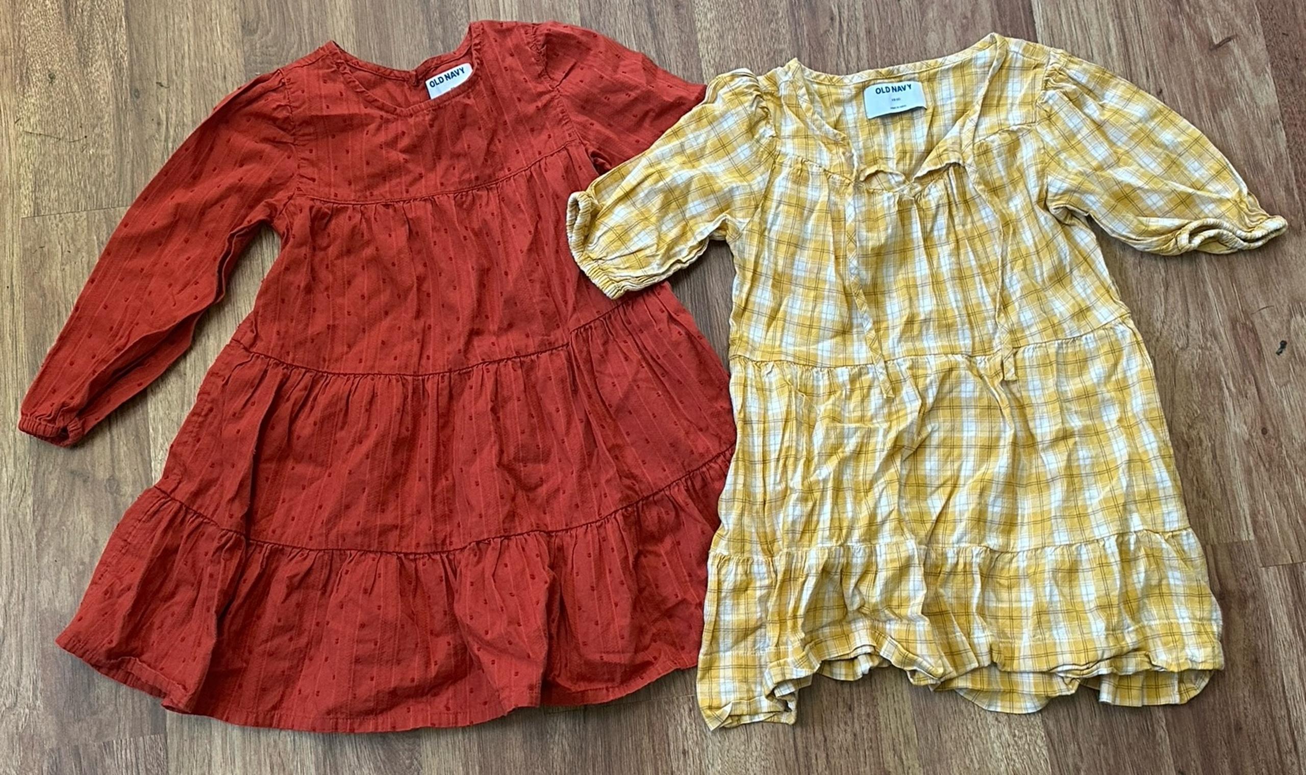 Old Navy Girls Dresses Size 5T Lot of 2 Pre-owned Excellent Condition