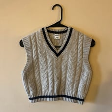 Sunday Best Aritzia Cropped Sweater V-neck Size 2xs