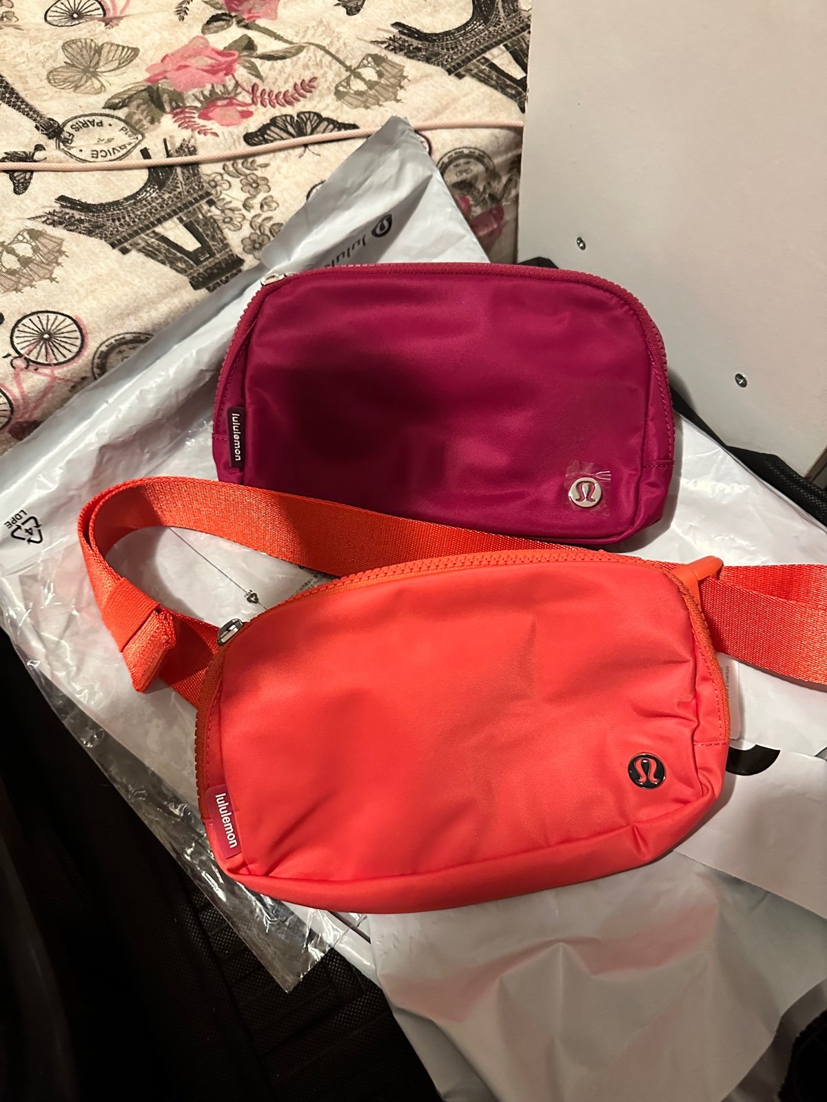 NWT Lululemon Pale Rasberry shops Pink & Wild Berry (2) Set Belt Bag