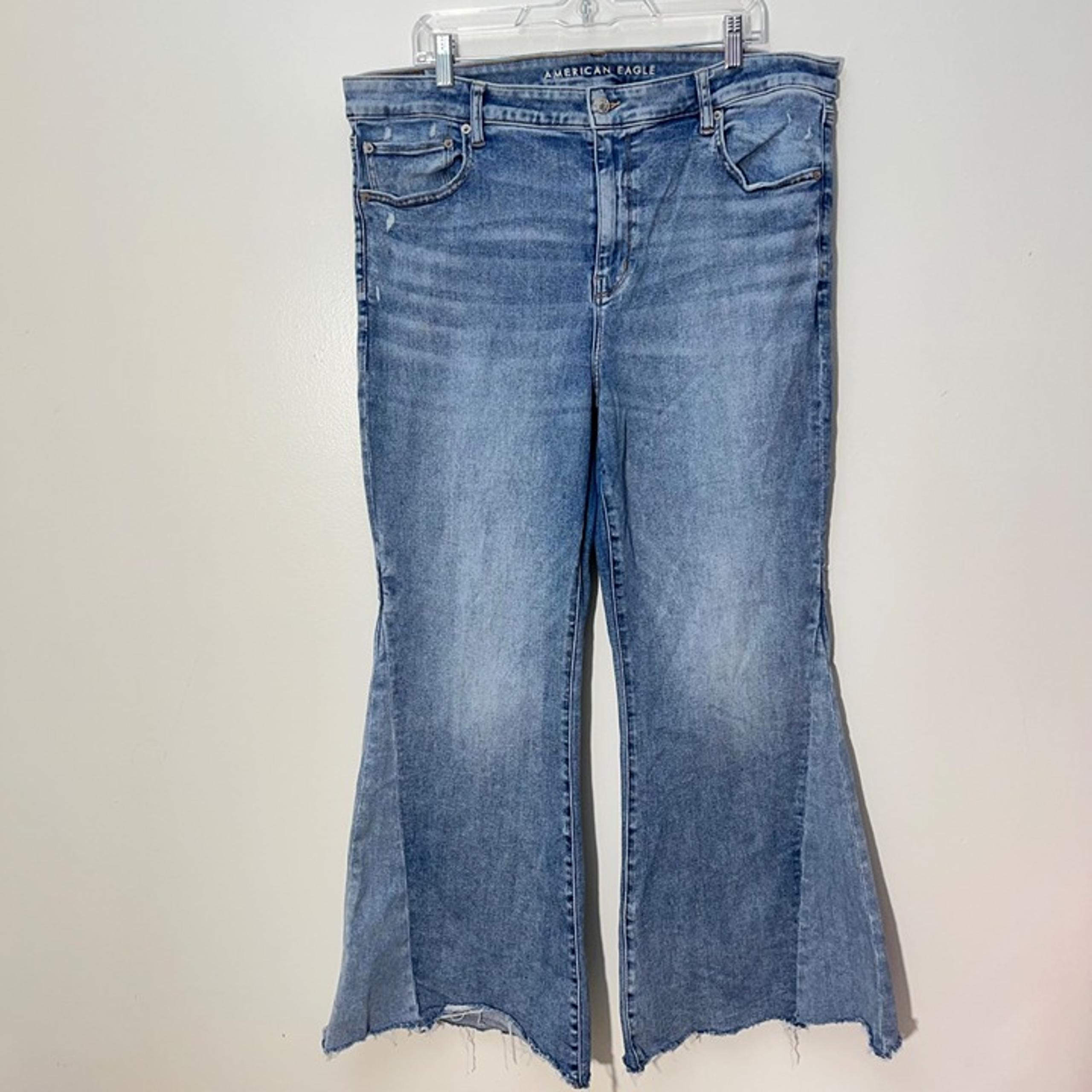 American Eagle Women's High-Waisted Flare Jeans With Raw Hem Size 20 Light Blue