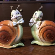 Vintage Enesco Snappy Snail salt and pep