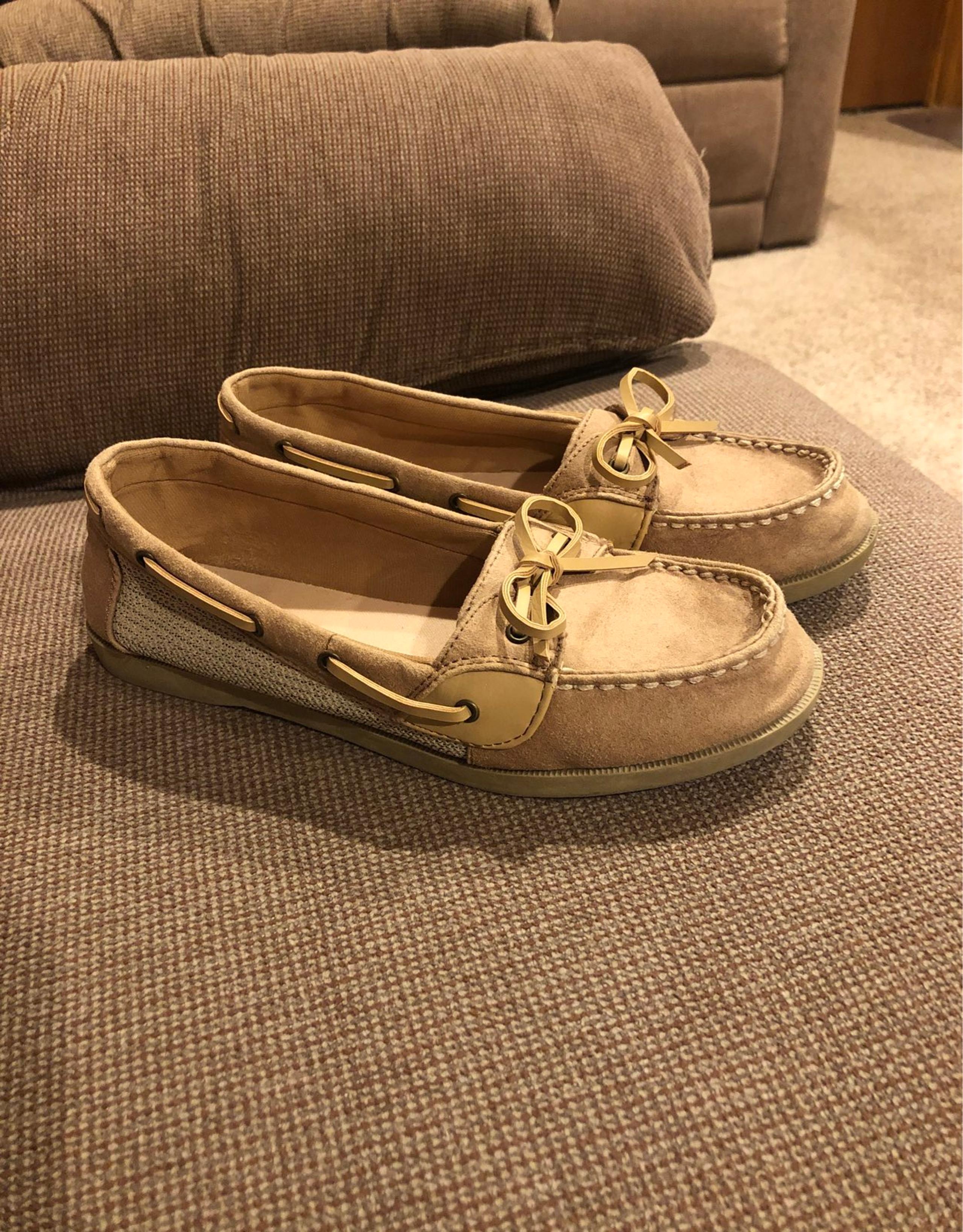 American eagle boat style shoes