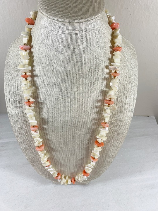 designer online Vintage Napier polished shell and stone chip necklace w/gold-tone accents Vintage & collectibles designer online Vintage Napier polished shell and stone chip necklace w/gold-tone accents Vintage & collectibles