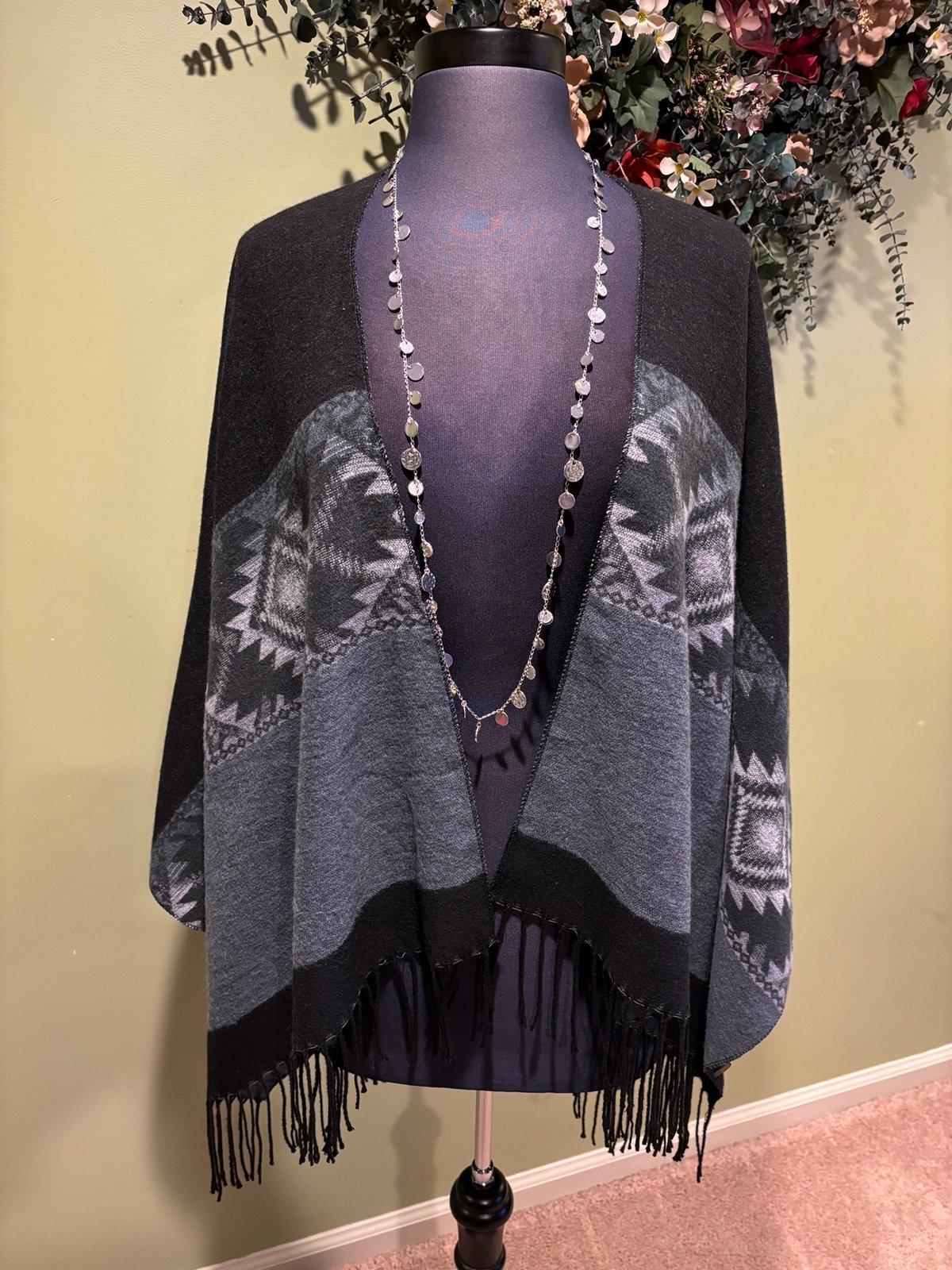 Ruana shawl wrap/poncho