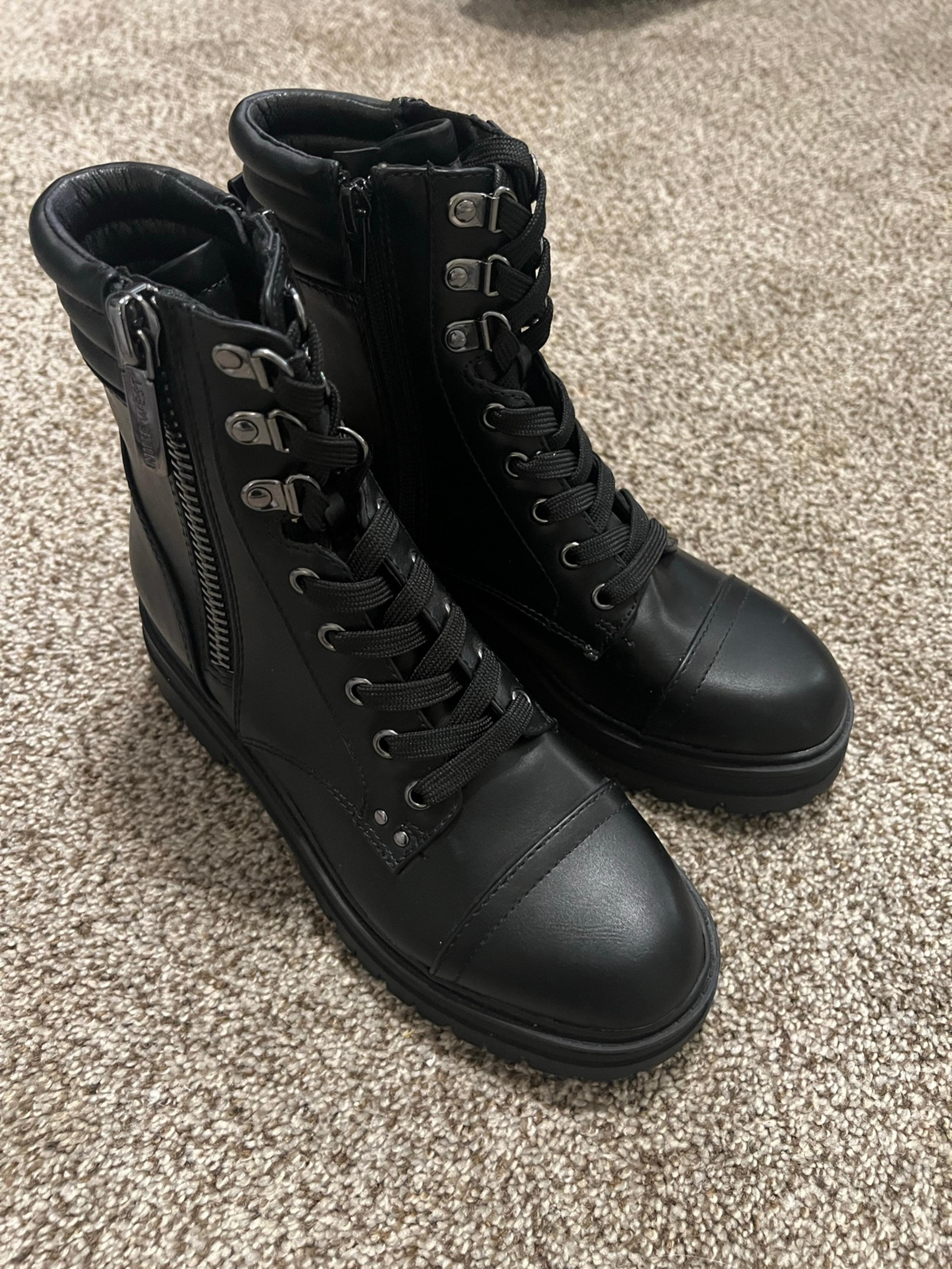 Nine West boots size 6