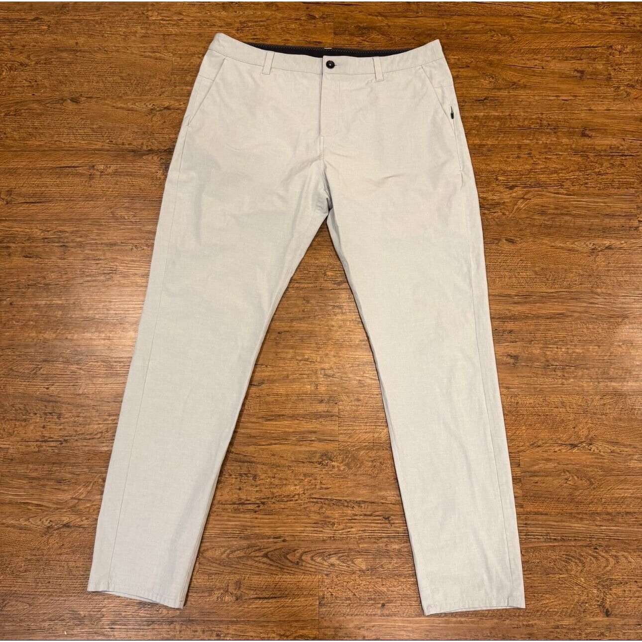 Vuori Light Gray Aim Performance Stretch Work Casual Golf Chino Pants Men 36x32
