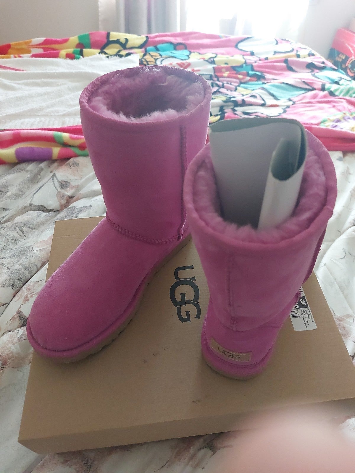 UGG AUSTRALIA