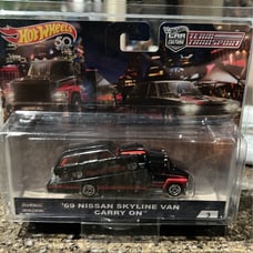 Hot Wheels Premium 69 Skyline Van Carry On