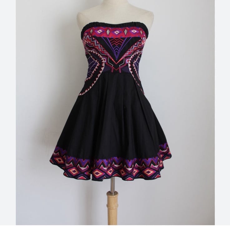 Karen Millen Purple/Pink Tribal-Embroidered-Trimmed Black Strapless Mini Size 8