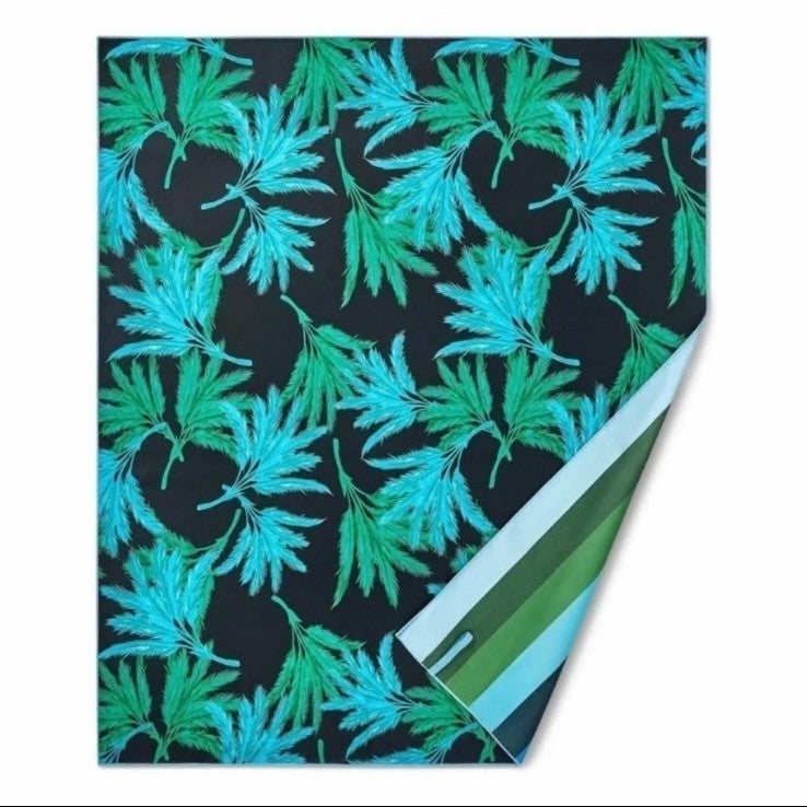 NWT Fe Noel x Target Oversized Beach Towel 60 in X 72 in Feathered Palm Print