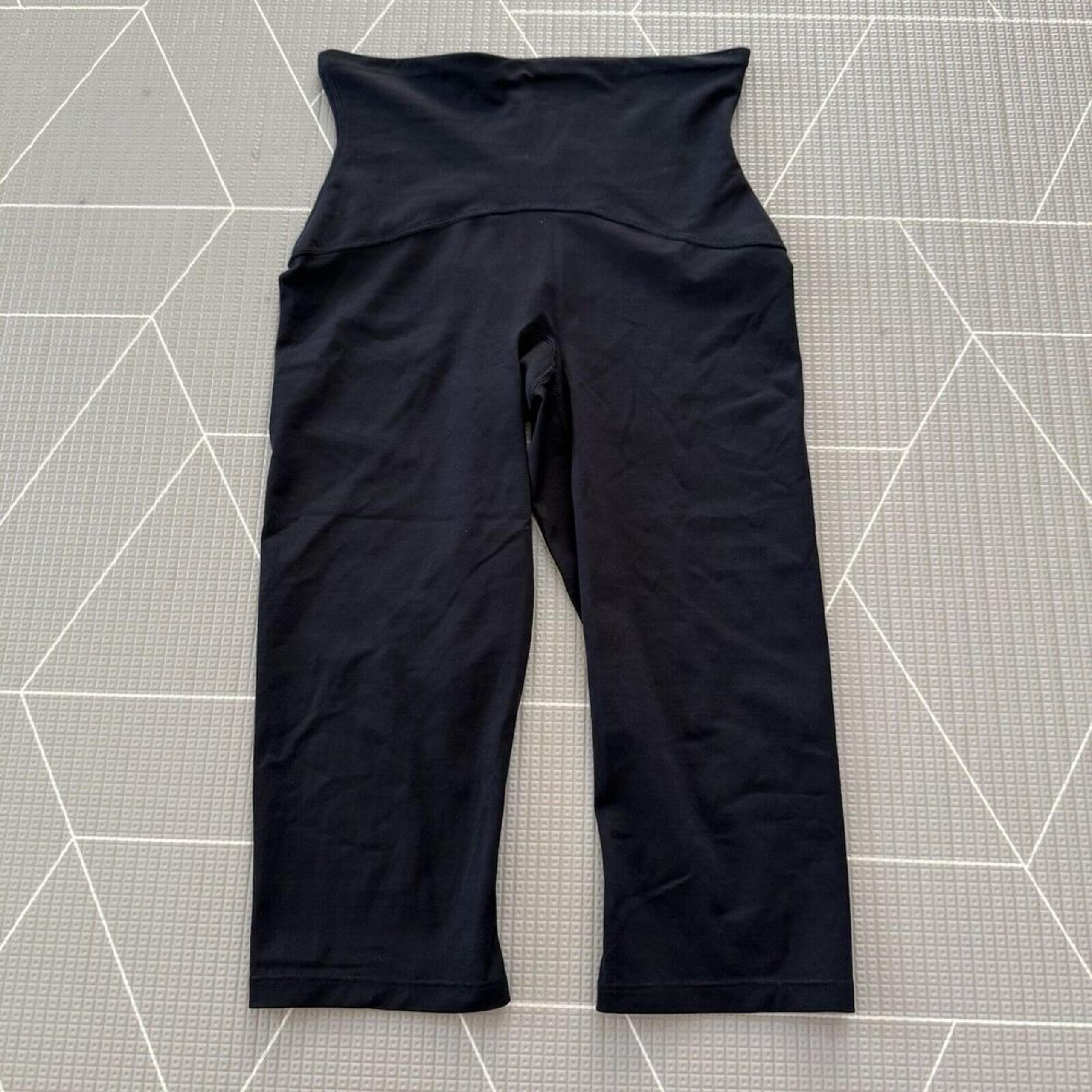 Spanx Shorts Womens M Black Pull On High Rise Compression Capri