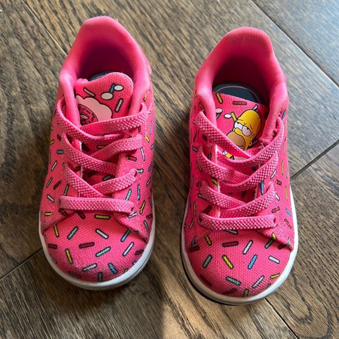 Pink donut simpsons adidas sneakers size 4 baby walker stroller shoes