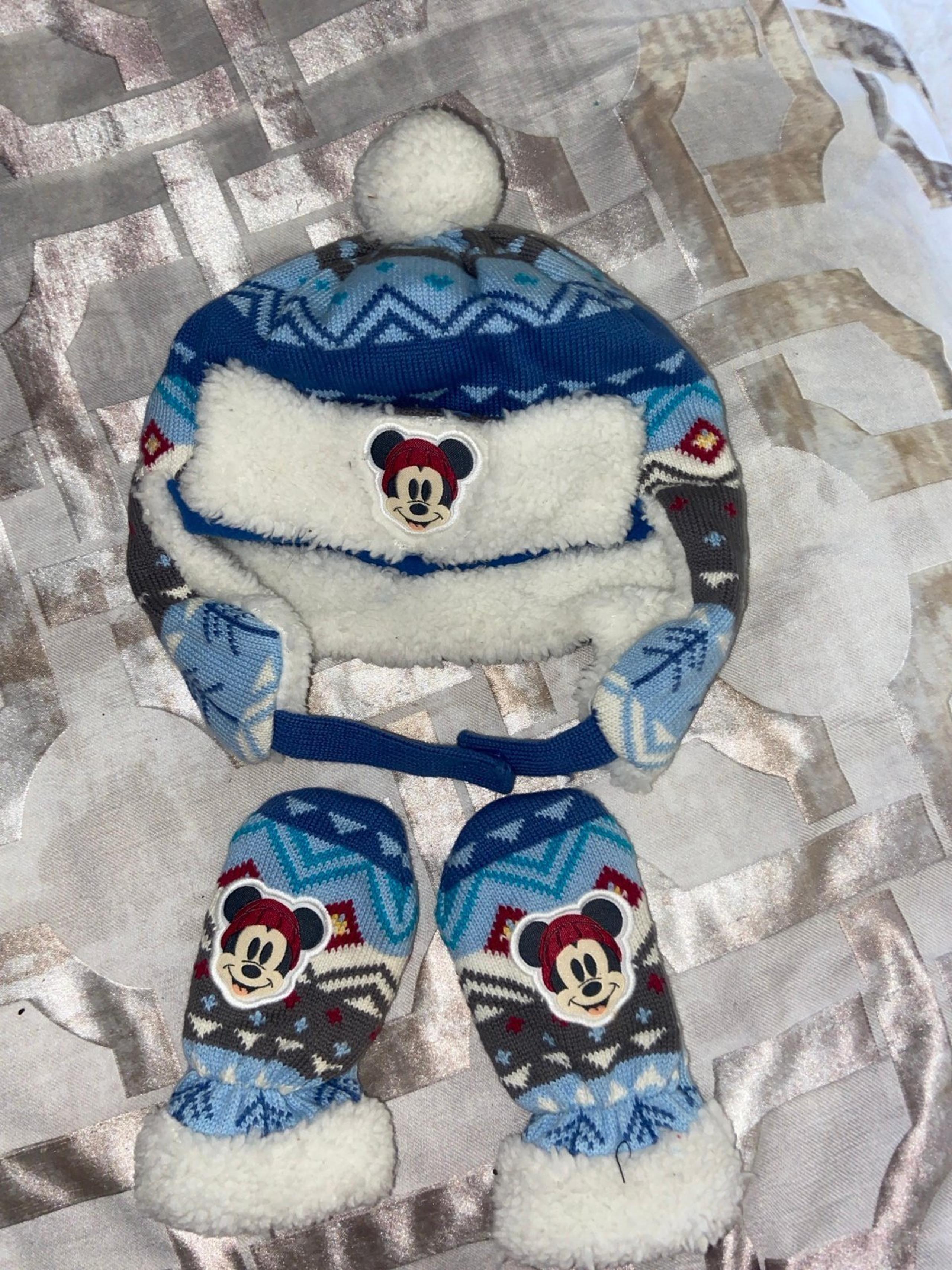 MICKEY MOUSE beanie and mittens