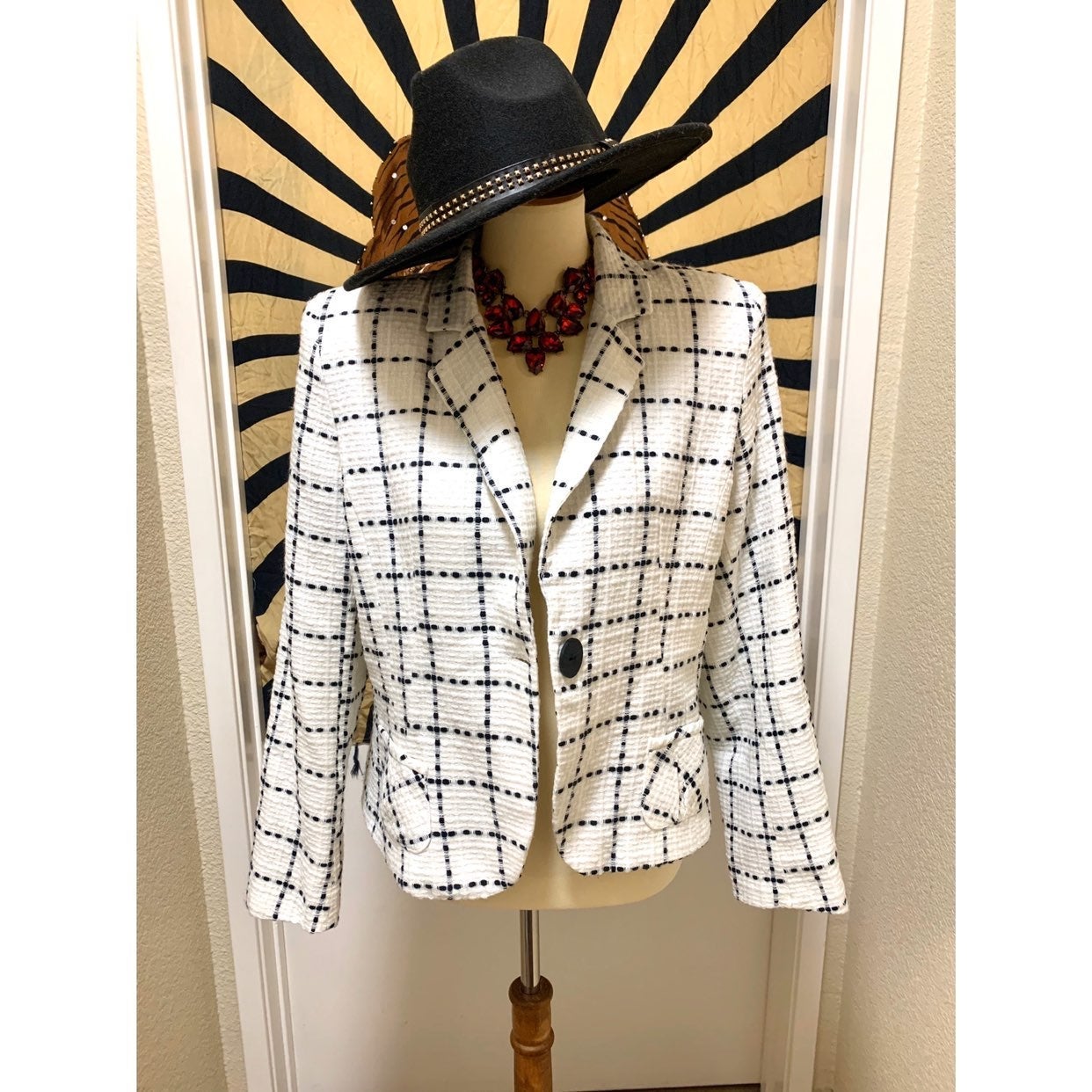 Beautiful vintage elegant blazer