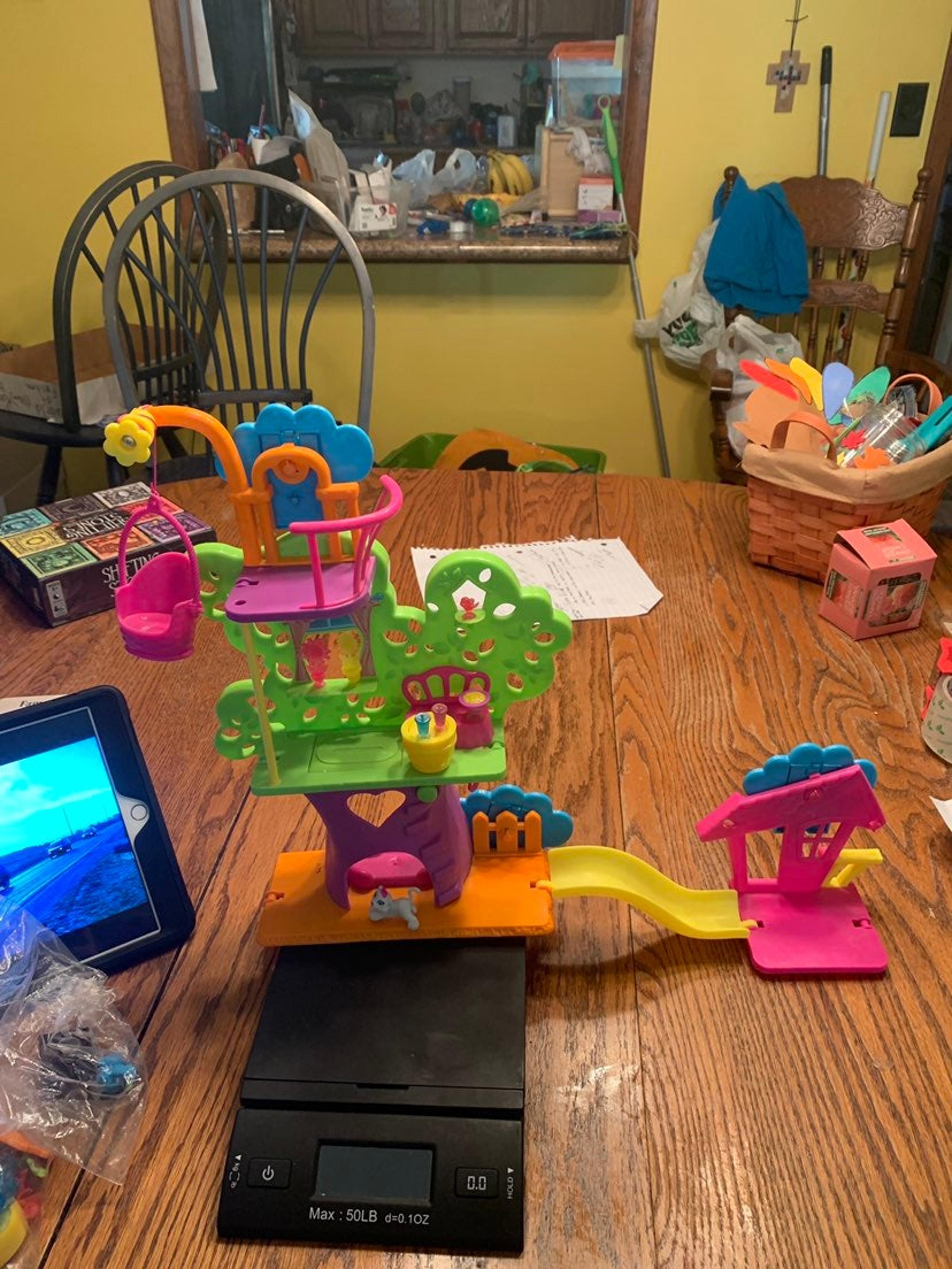 Polly Pockets Wall Party Tree House