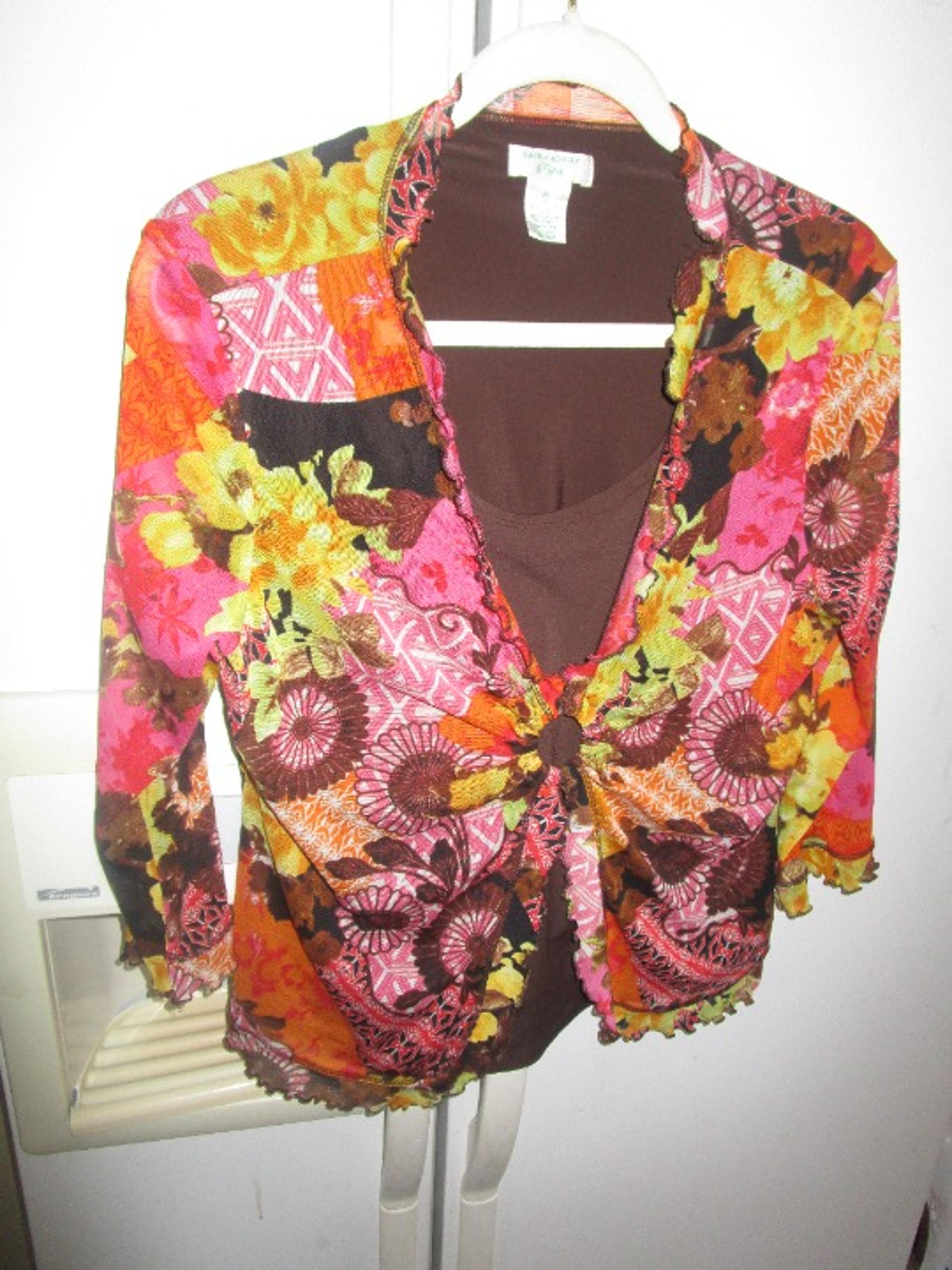 laura ashley floral top PL petite knit